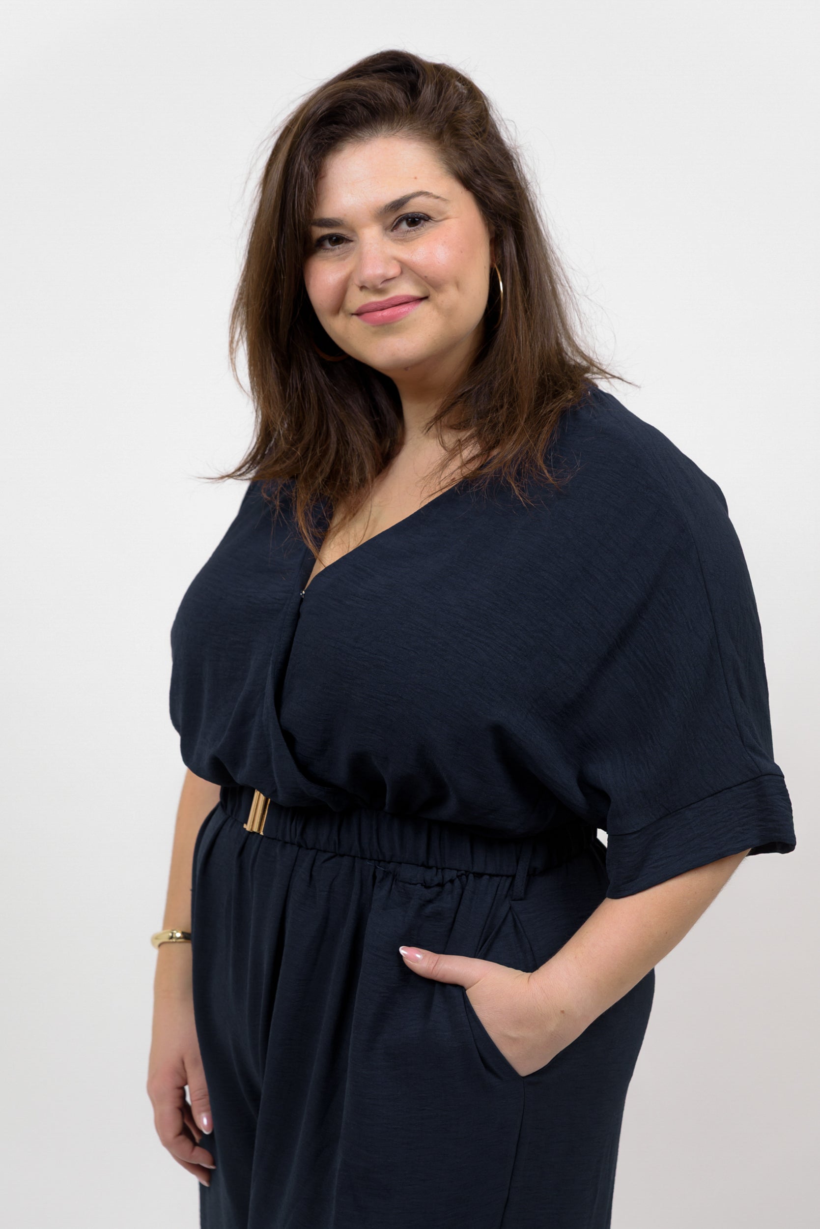 אוברול כחול עם חגורה