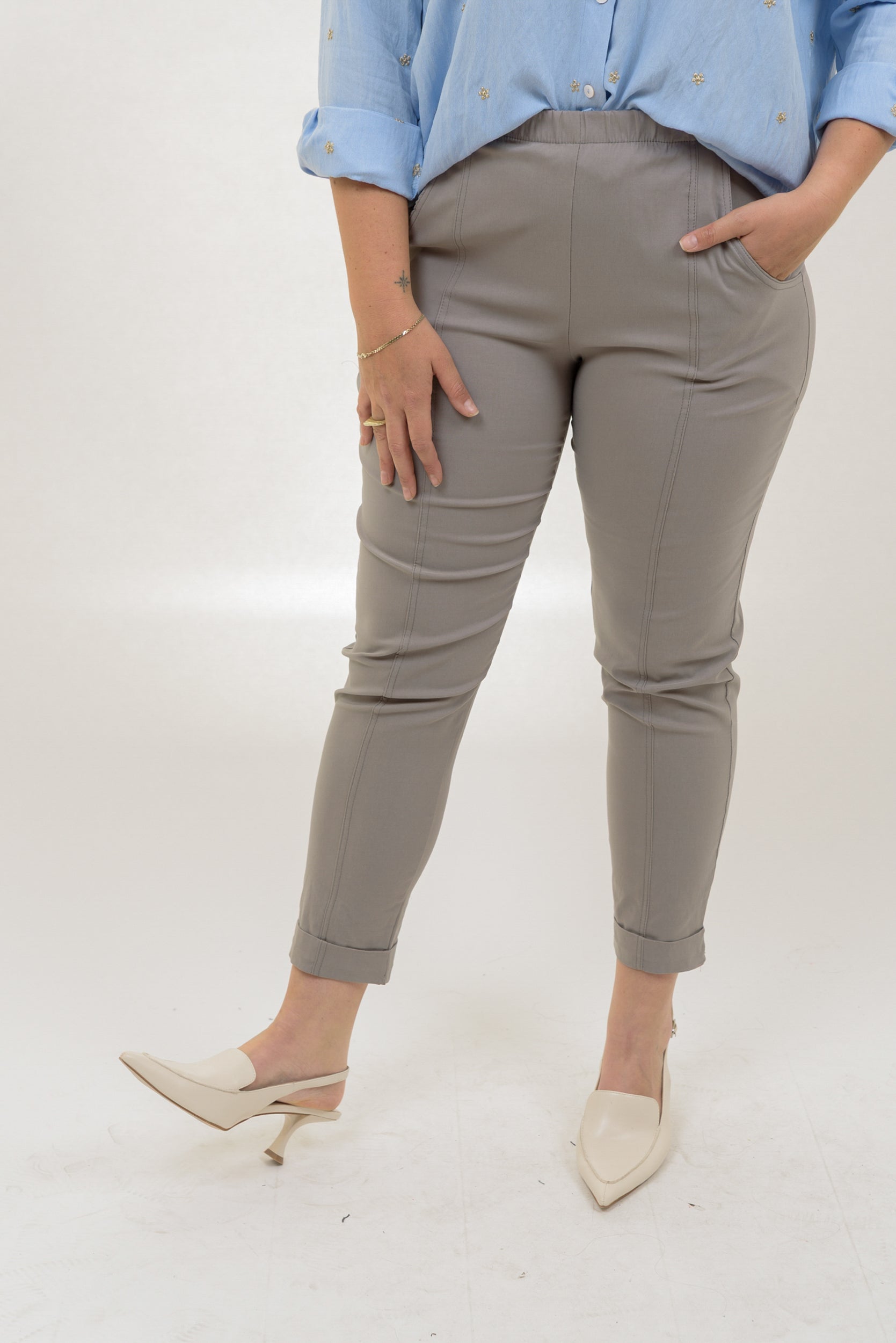 מכנסי סיגר אפורים עם גומי