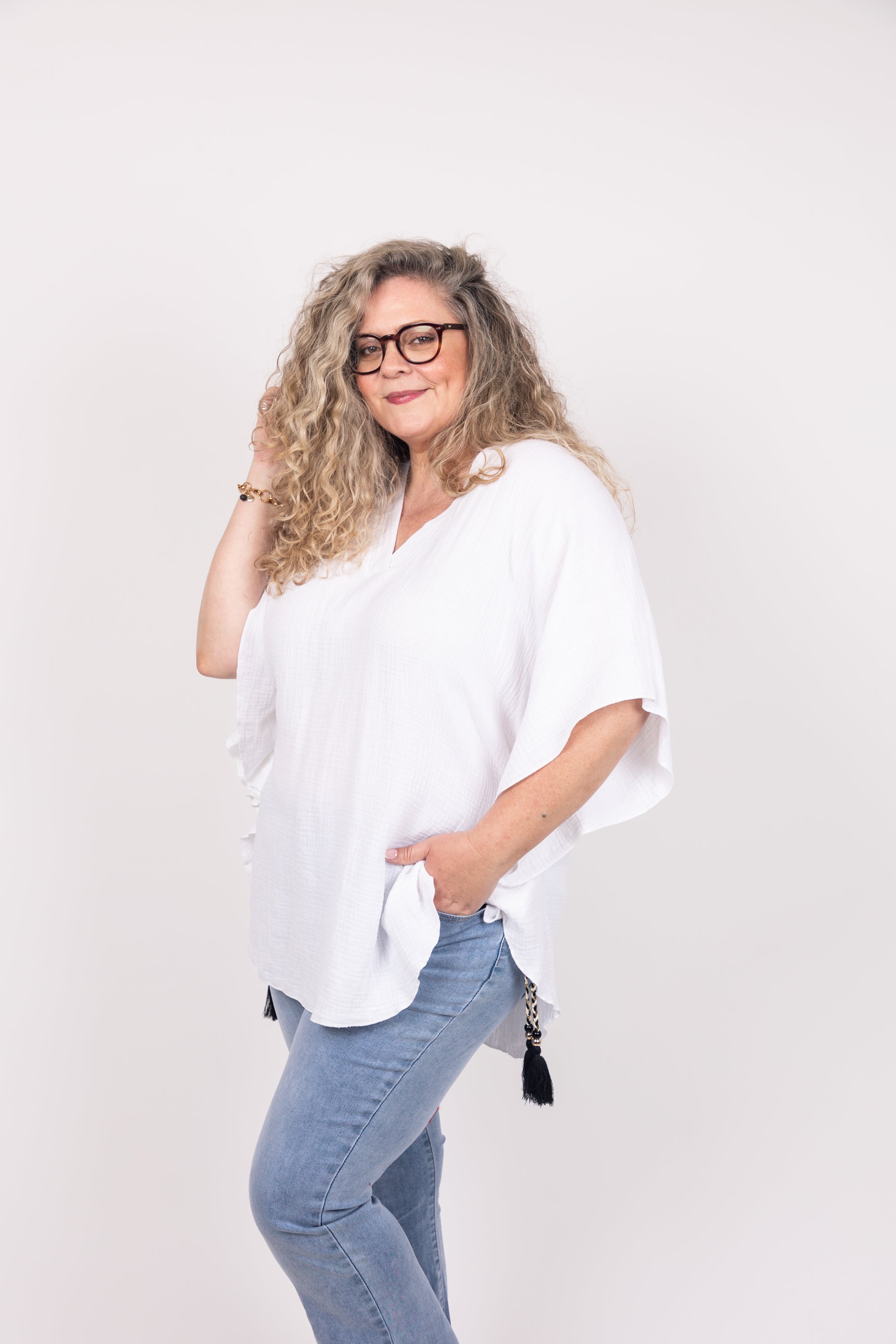טוניקה טטרה עם גדילים בלבן