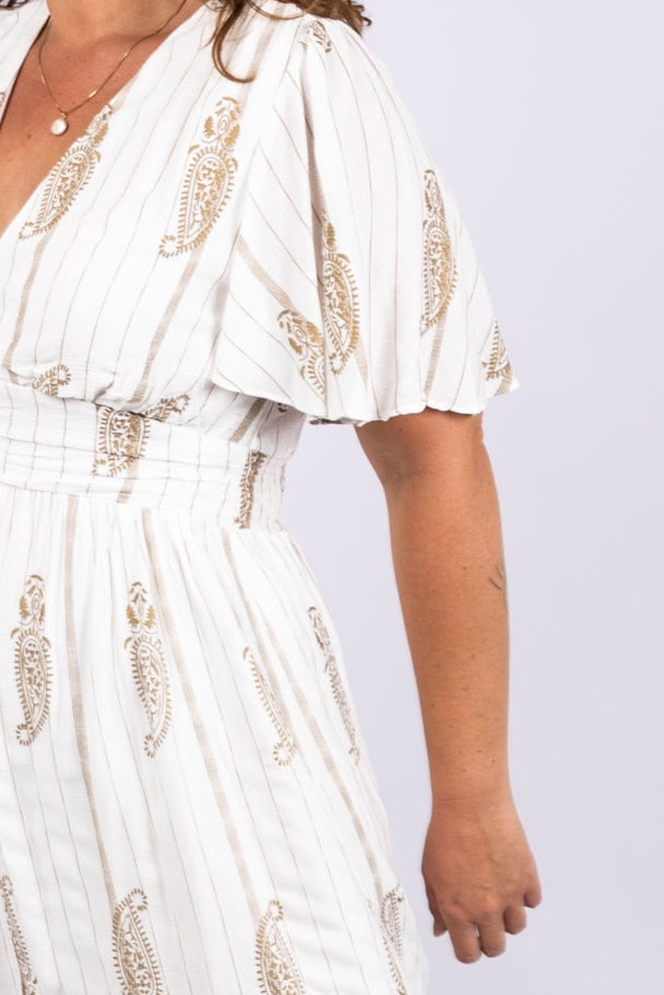 שמלה לבנה מוזהבת