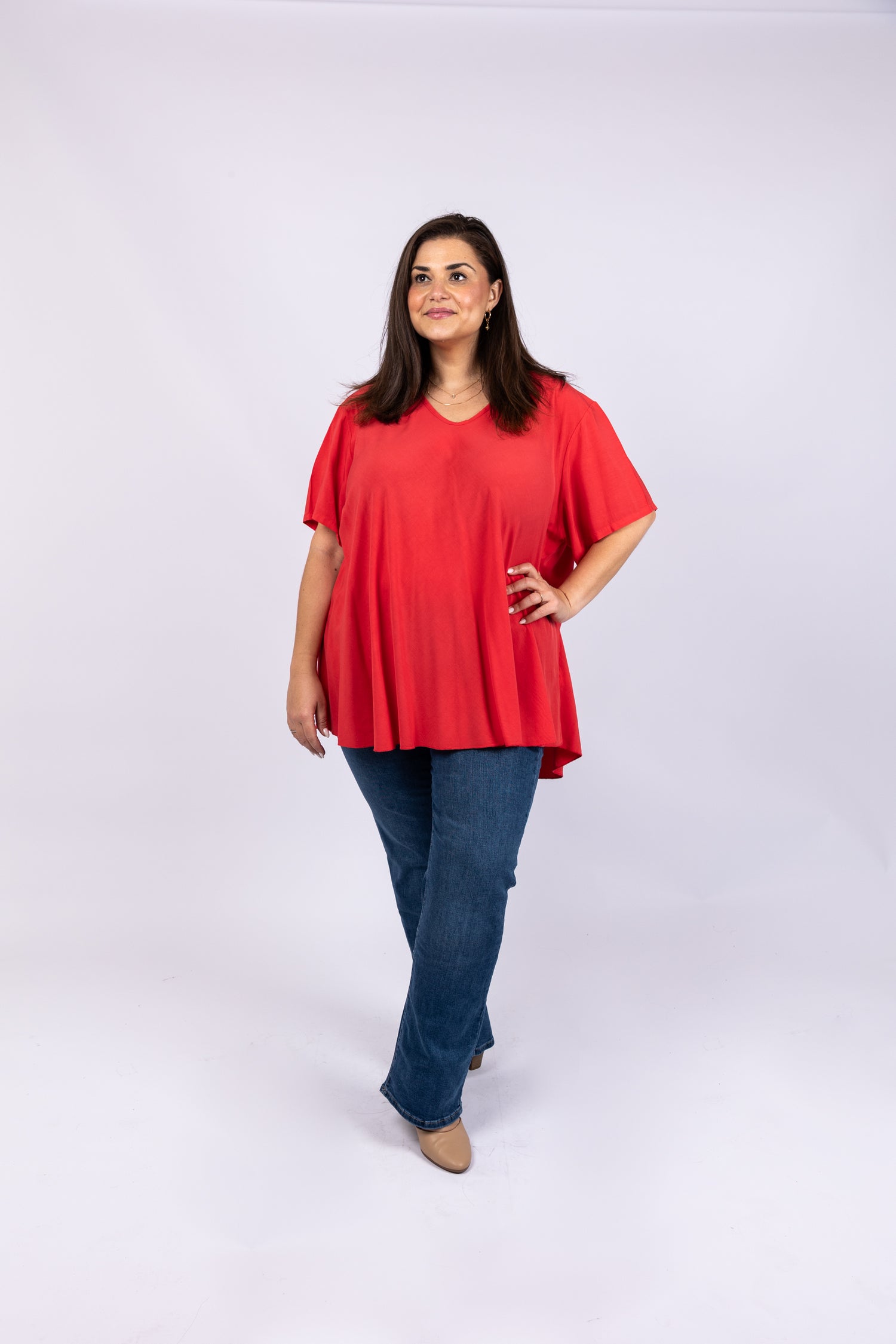 חולצת T בגזרת A אדומה