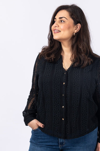 חולצת תחרה שחורה