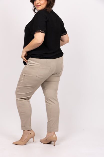 מכנסיים עם גומי
