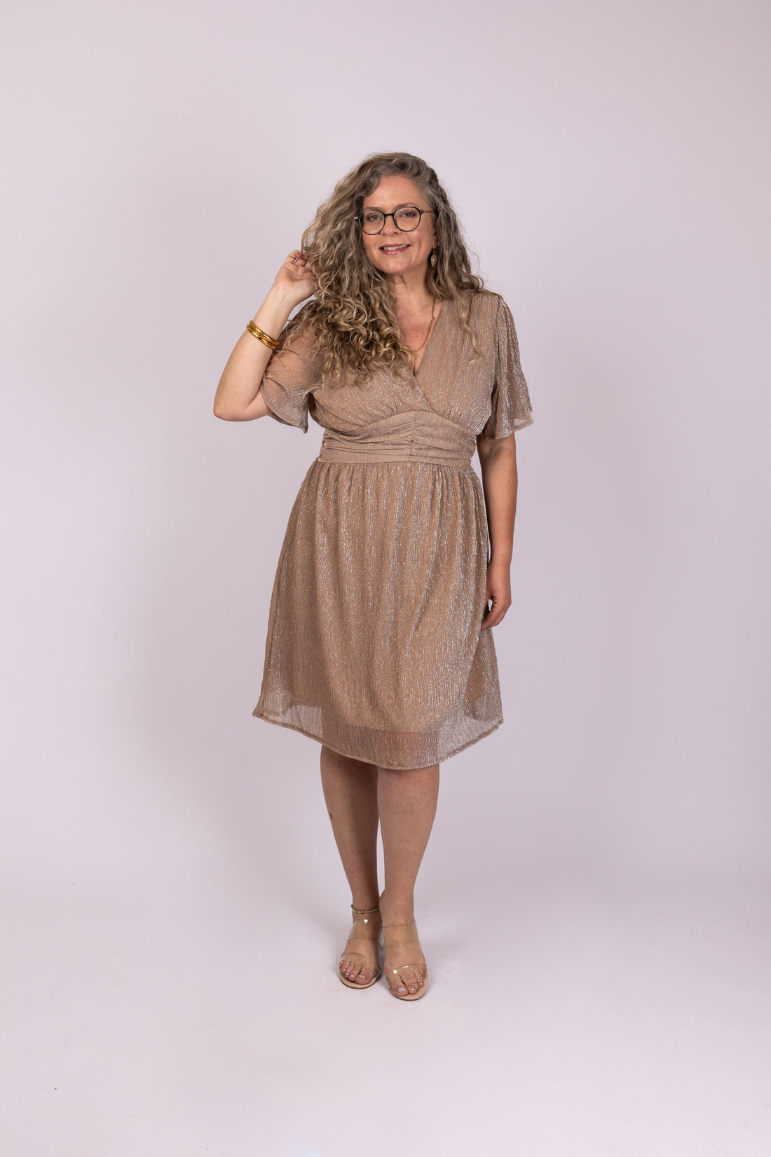 שמלת ערב קצרה מוזהבת