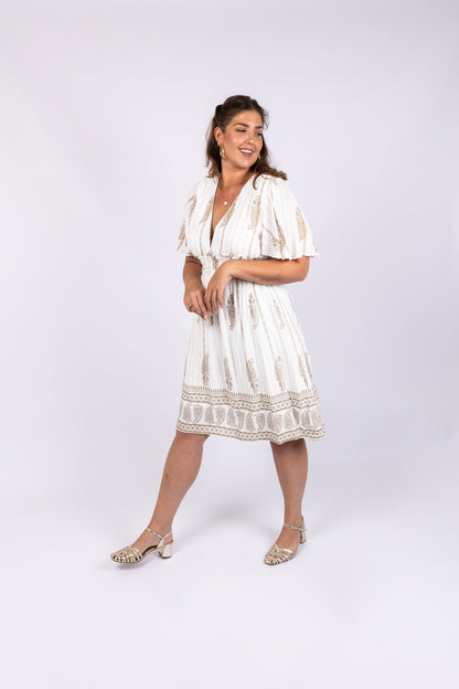 שמלה לבנה מוזהבת