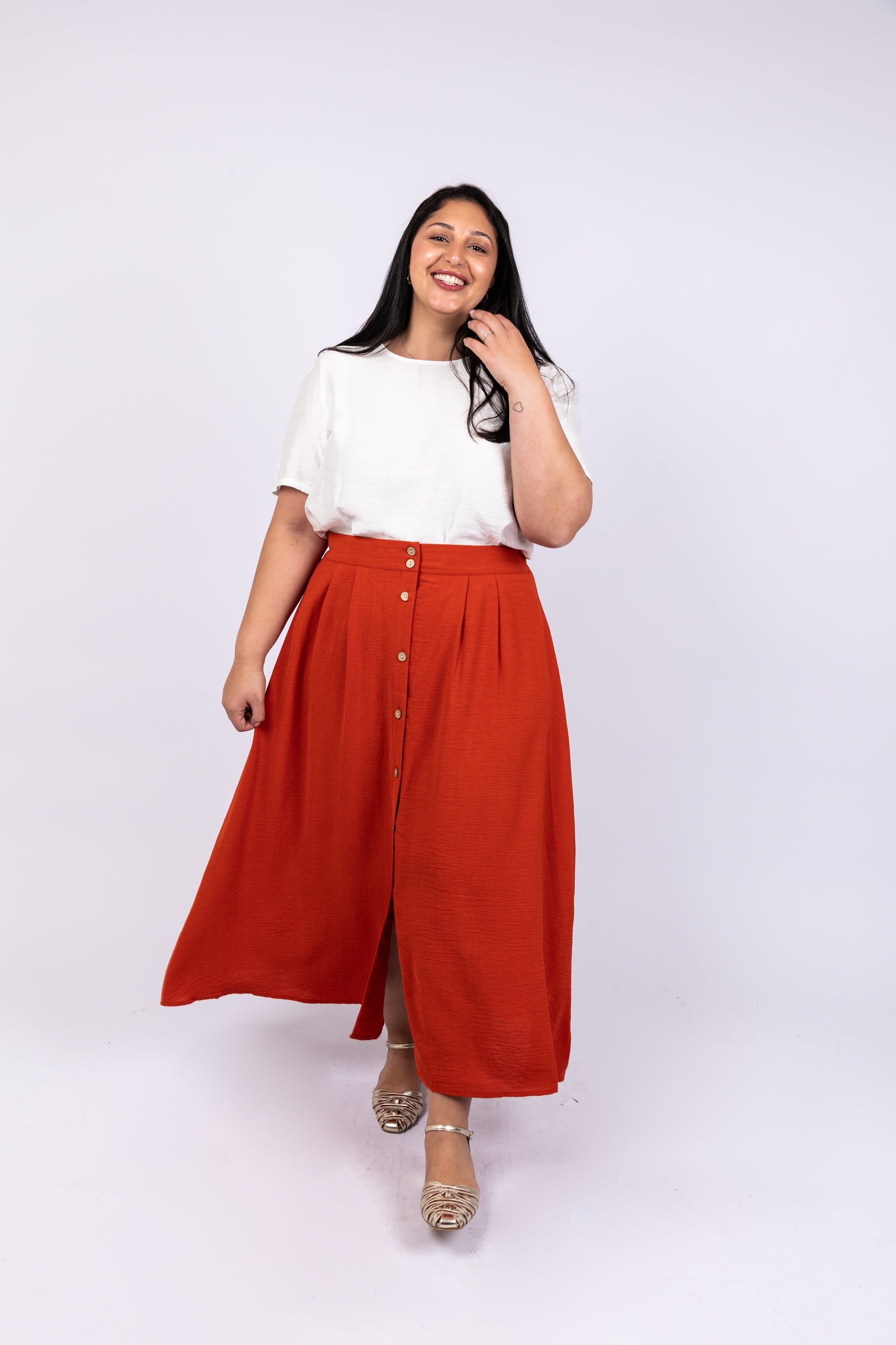 חצאית חמרה עם כפתורים